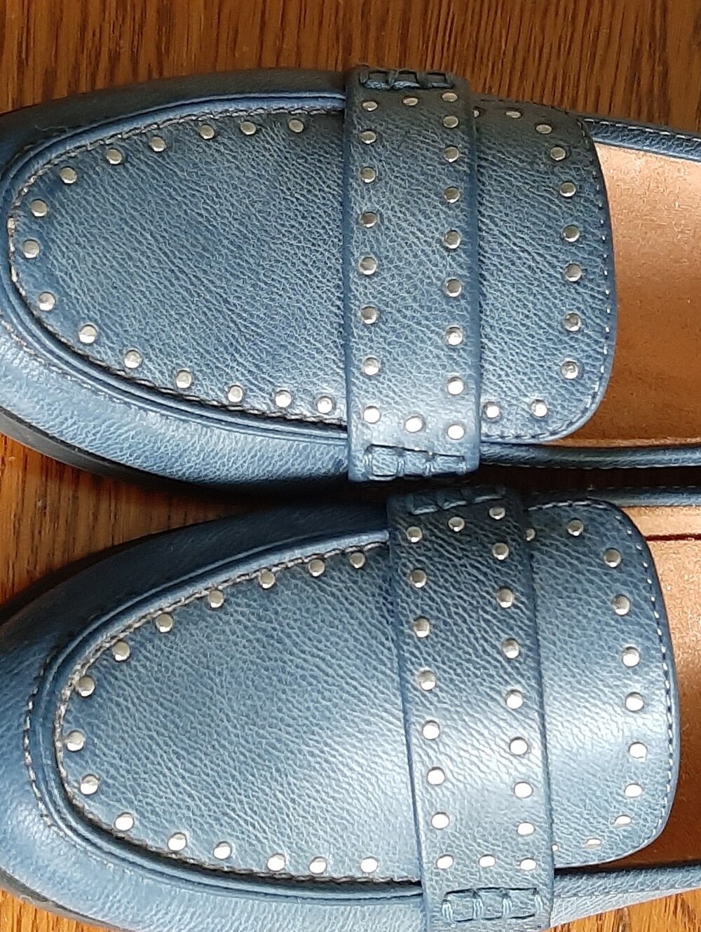 Naturalizer Blue Studded Loafer Size 9